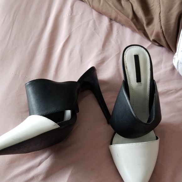 Black and white and white color block mules - Picture 2 of 5